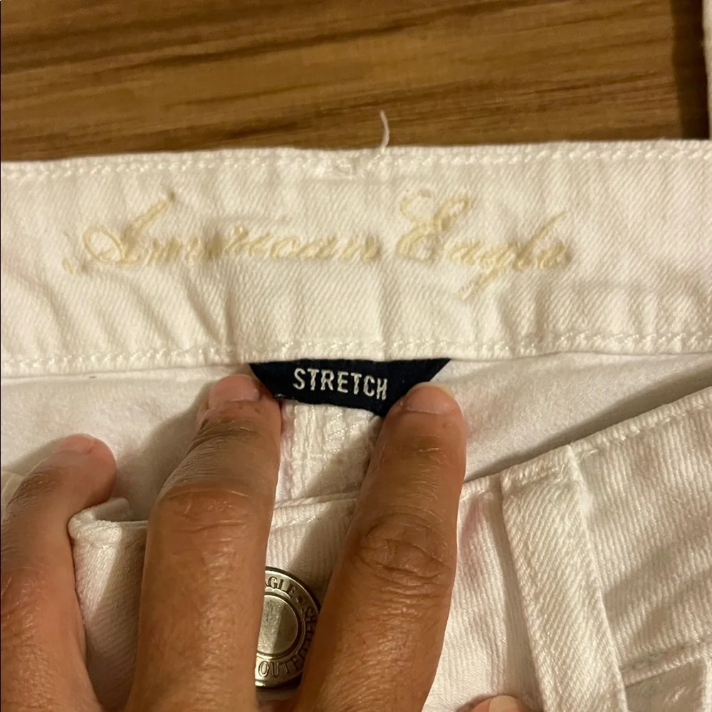 American Eagle Outfitters Women’s White Jeans - Picture 2 of 4